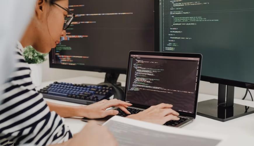 铜川小程序定制开发构建实时互动新生态：WebRTC+即时通讯双引擎驱动